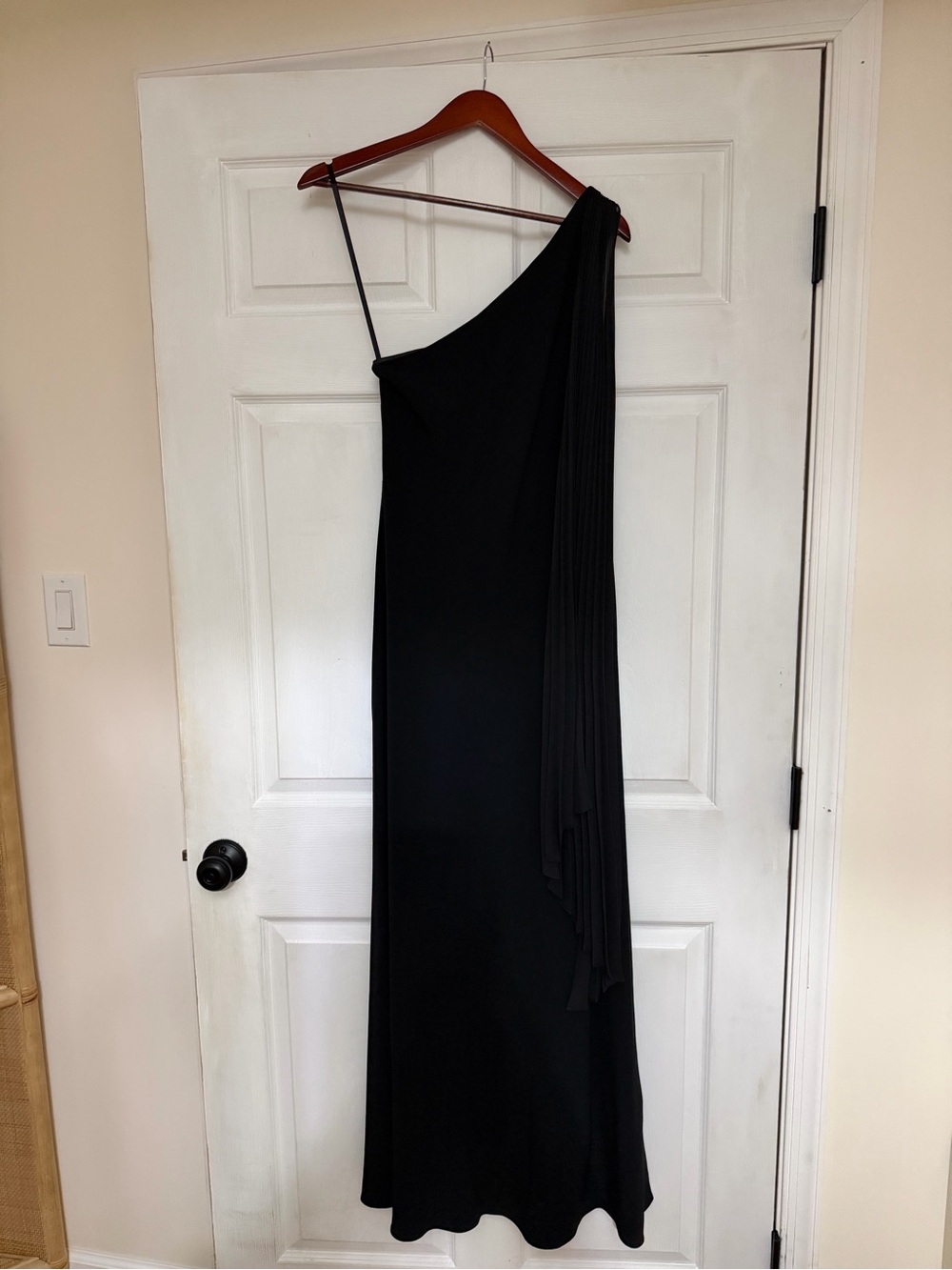Ralph Lauren Elegant One-Shoulder Black Evening Dress